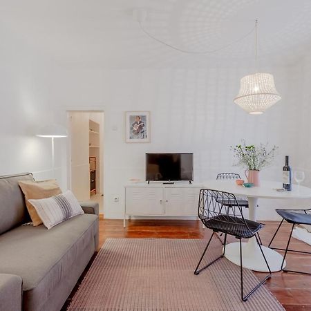 Typical Alfama Apartment, By Timecooler Lisbon Bagian luar foto