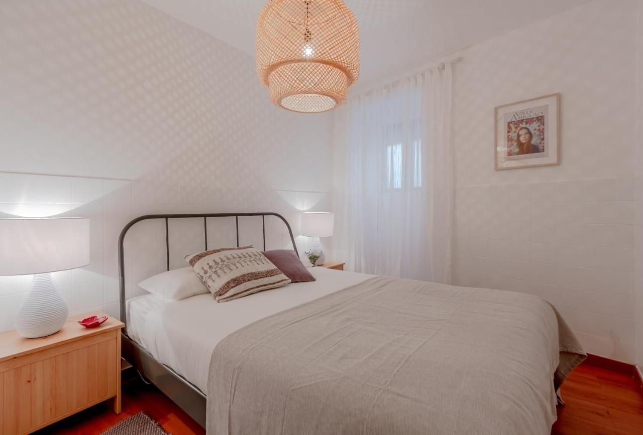 Typical Alfama Apartment, By Timecooler Lisbon Bagian luar foto