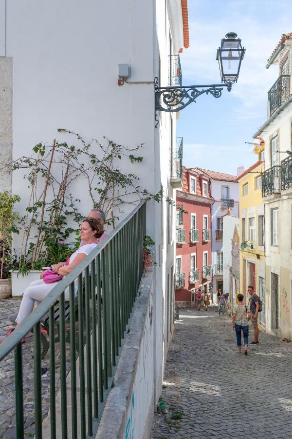 Typical Alfama Apartment, By Timecooler Lisbon Bagian luar foto