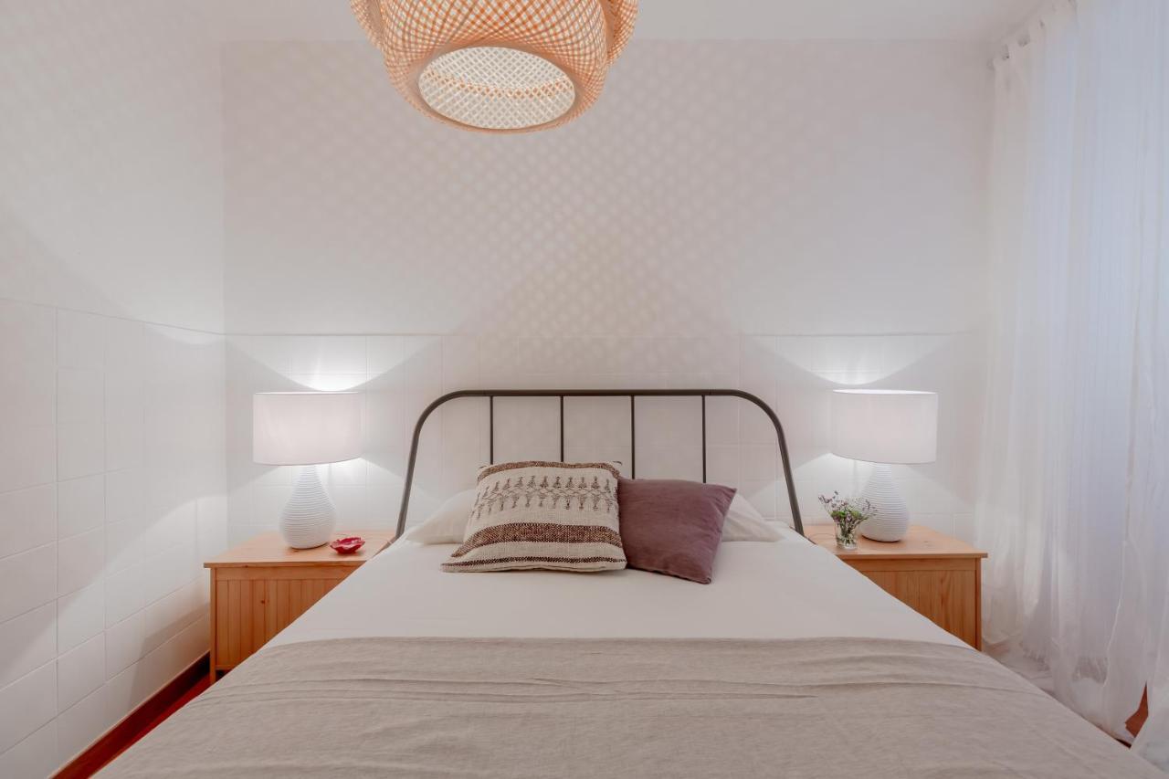Typical Alfama Apartment, By Timecooler Lisbon Bagian luar foto